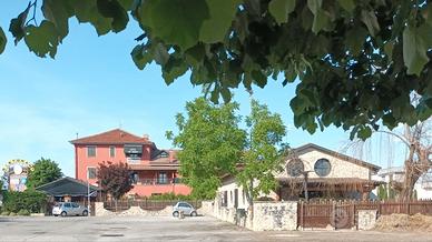 Hotel + Brasserie e Parcheggio
