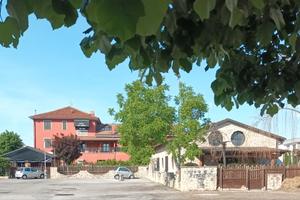 Hotel + Brasserie e Parcheggio