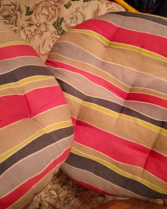 lotto 2 cuscini tondi a righe rosso/rosa