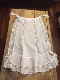 Antico grembiule servitù d'epoca in mussola e p