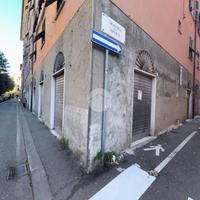 NEGOZIO A GENOVA