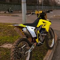 Suzuki RMZ 250 targato