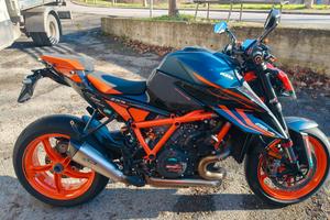KTM 1290 SUPERDUKE R 2023 CON TECH PACK