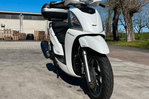 Kymco People 300 GTI abs
