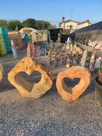 Roccia lavorata a forma di cuore