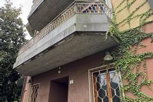 Villa di 525 m² con più di 5 locali e box auto a C