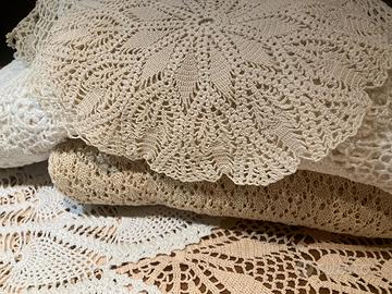 Ricami - Centri vintage fatti a mano