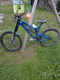MTB DH Intense Uzzi vpVP