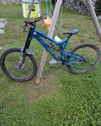 MTB DH Intense Uzzi vpVP