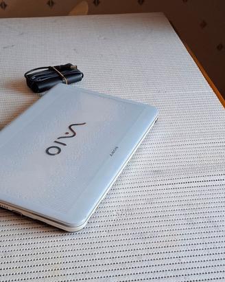 Pc Portatile Sony Vaio Intel Core i3 HD SSD 256 MB