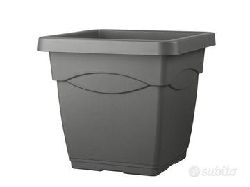 Tre Vasi per piante da 42 lt