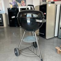 Barbecue sfera a legna
