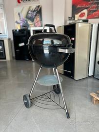 Barbecue sfera a legna