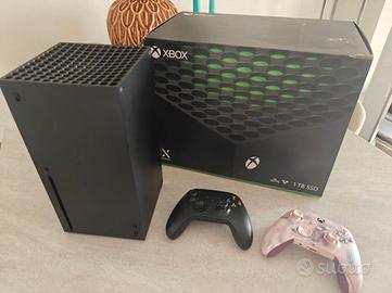 Xbox Series X con 2 controller