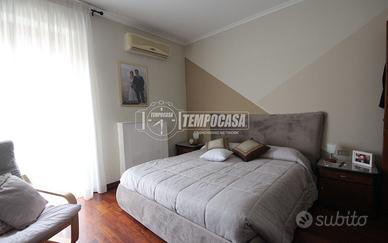 Appartamento con due camere, garage, cantina e sof