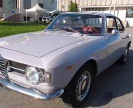 Alfa Romeo GT 1300 junior scalino