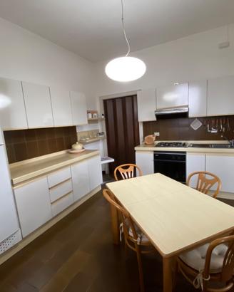 Cucina Germal tenuta molto bene.