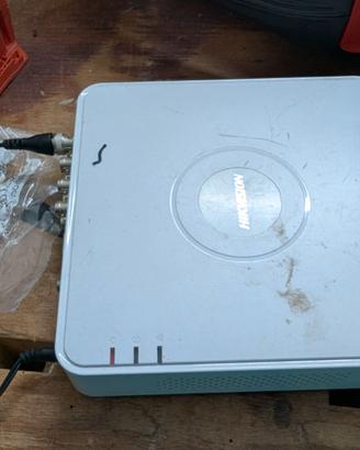 Sistema videosorveglianza hikvision 7108