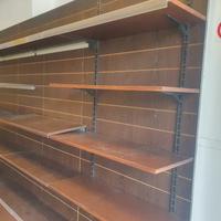 Scaffali per negozio 