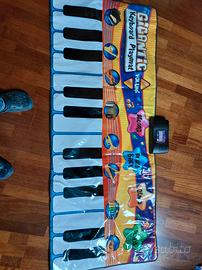 Gigantic keyboard playmat