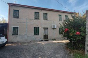 Immobile in asta di 425 m² con 5 locali e box auto
