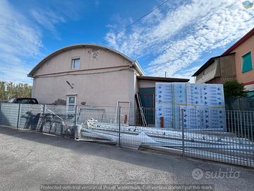 PE 122 Capannone con corte Pescara