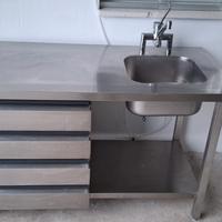 TAVOLO INOX CON CASSETTIERA E LAVABO