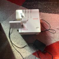 Tagliacuci Singer 14SH654 pari al nuovo