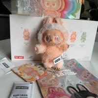 Labubu big into energy happiness arancione nuovo