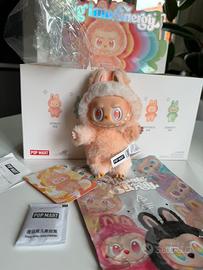 Labubu big into energy happiness arancione nuovo