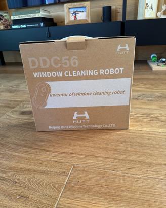 Hutt DDC56 window cleaning robot