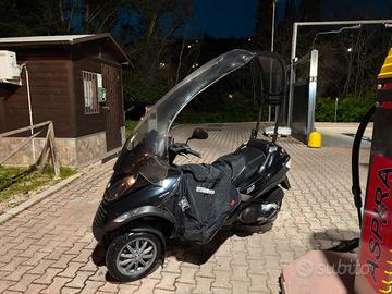 PIAGGIO MP3 400 CON TETTO ISOTTA perfetto