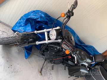 Moto Harlwy Sportster 883R 2009