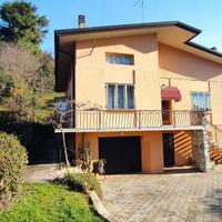 Casa singola immersa nel verde - SARONE