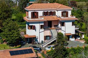 Rif.lu354| villa viagrande