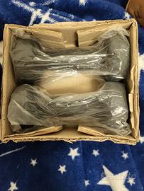 Pesi 2Kg l uno oggetto nuovo con scatol