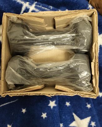 Pesi 2Kg l uno oggetto nuovo con scatol