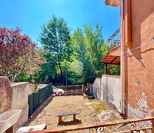 VILLA A SCHIERA A ROCCAGLORIOSA