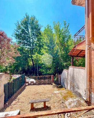 VILLA A SCHIERA A ROCCAGLORIOSA