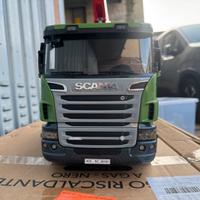 Camion che trasporta la legna dei Bruder