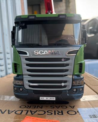 Camion che trasporta la legna dei Bruder