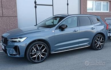 Volvo XC 60 XC60 B4 (d) AWD automatico Plus Dark