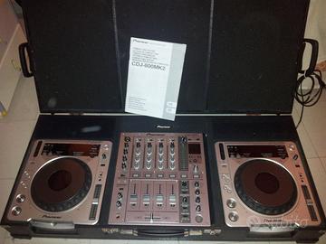 Pioneer 800 MKII + Pioneer DJM 700 + Flight Case