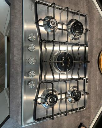 Piano cottura 5 fuochi Hotpoint Ariston