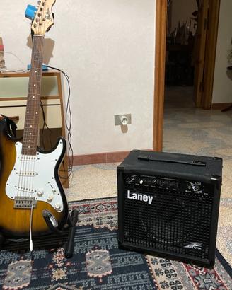 Chitarra seminuova mai usata