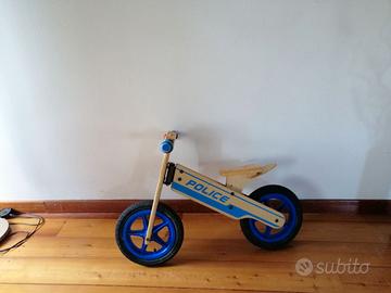 Bicicletta senza pedali in legno