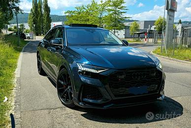 DISPONIAMO DI RICAMBI AUTO AUDI RSQ8 MATERIALE DI 