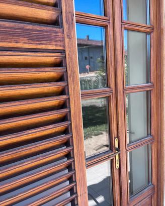 Serramenti in legno di larice (29 elementi)