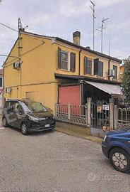 Immobile in asta di 98 m² con 3 locali e box auto 