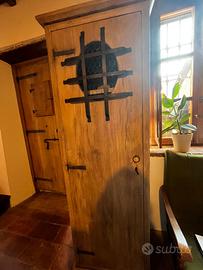 Mobile alto in legno